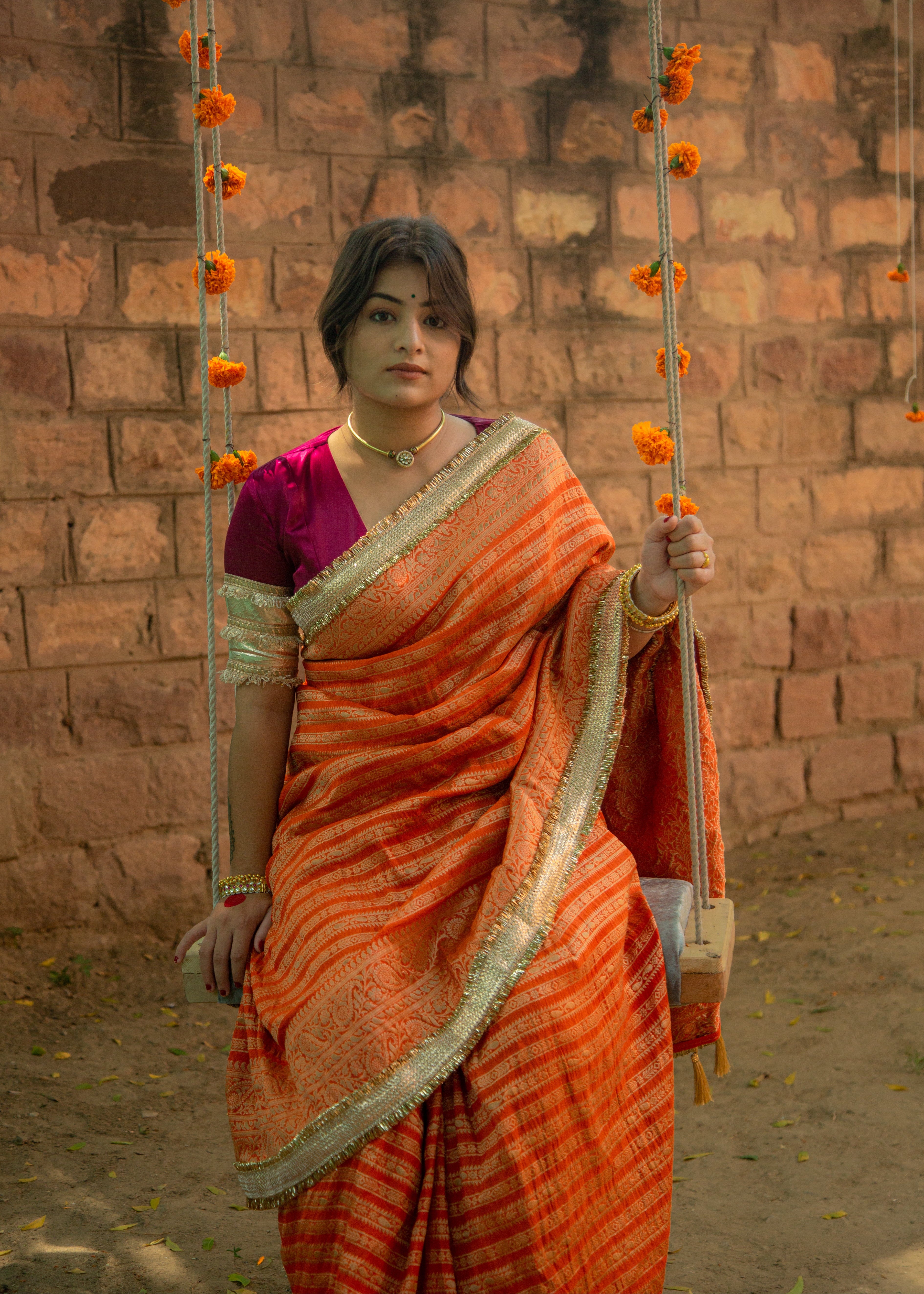 Aayat केसरी