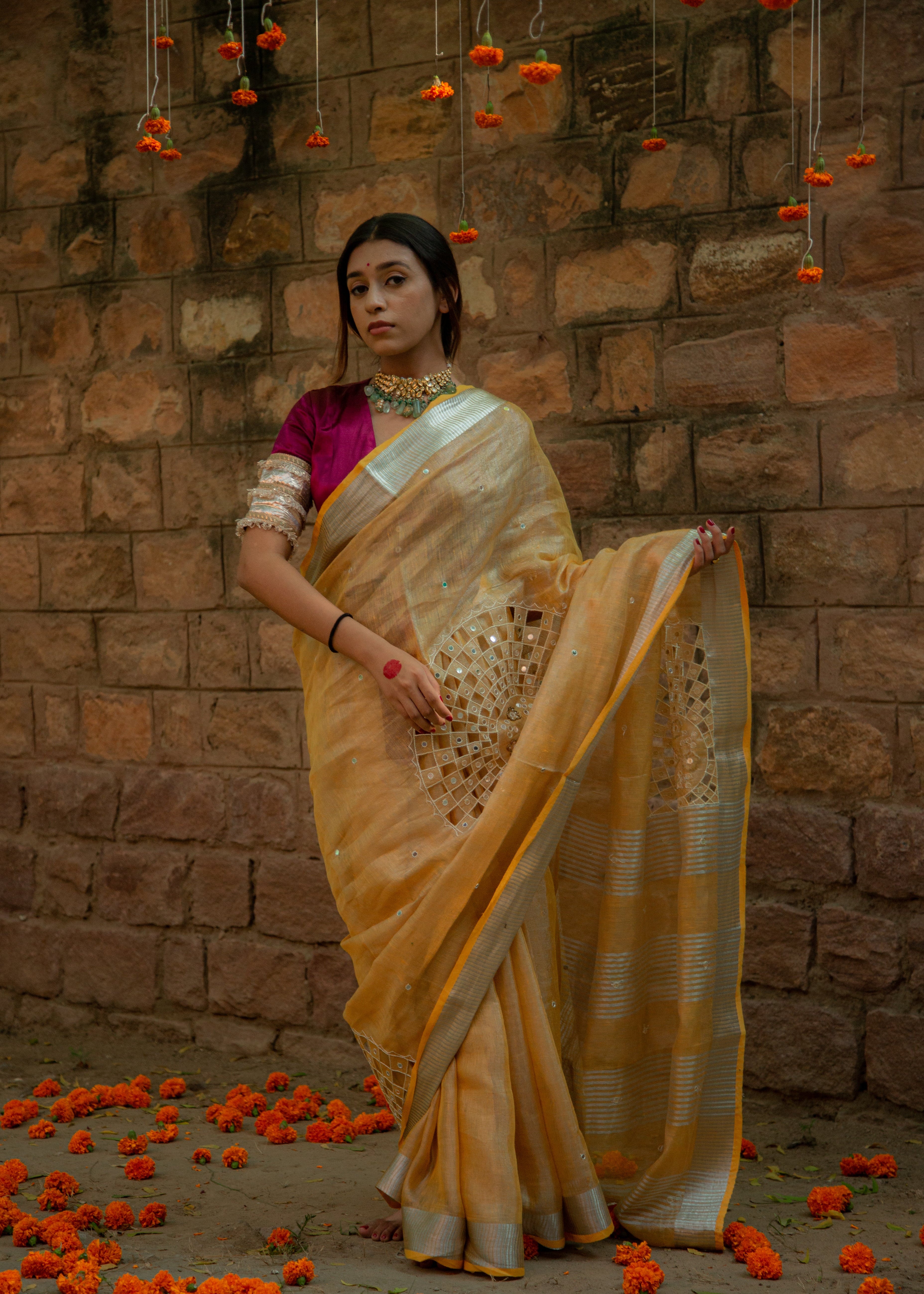 Inayat हल्दी