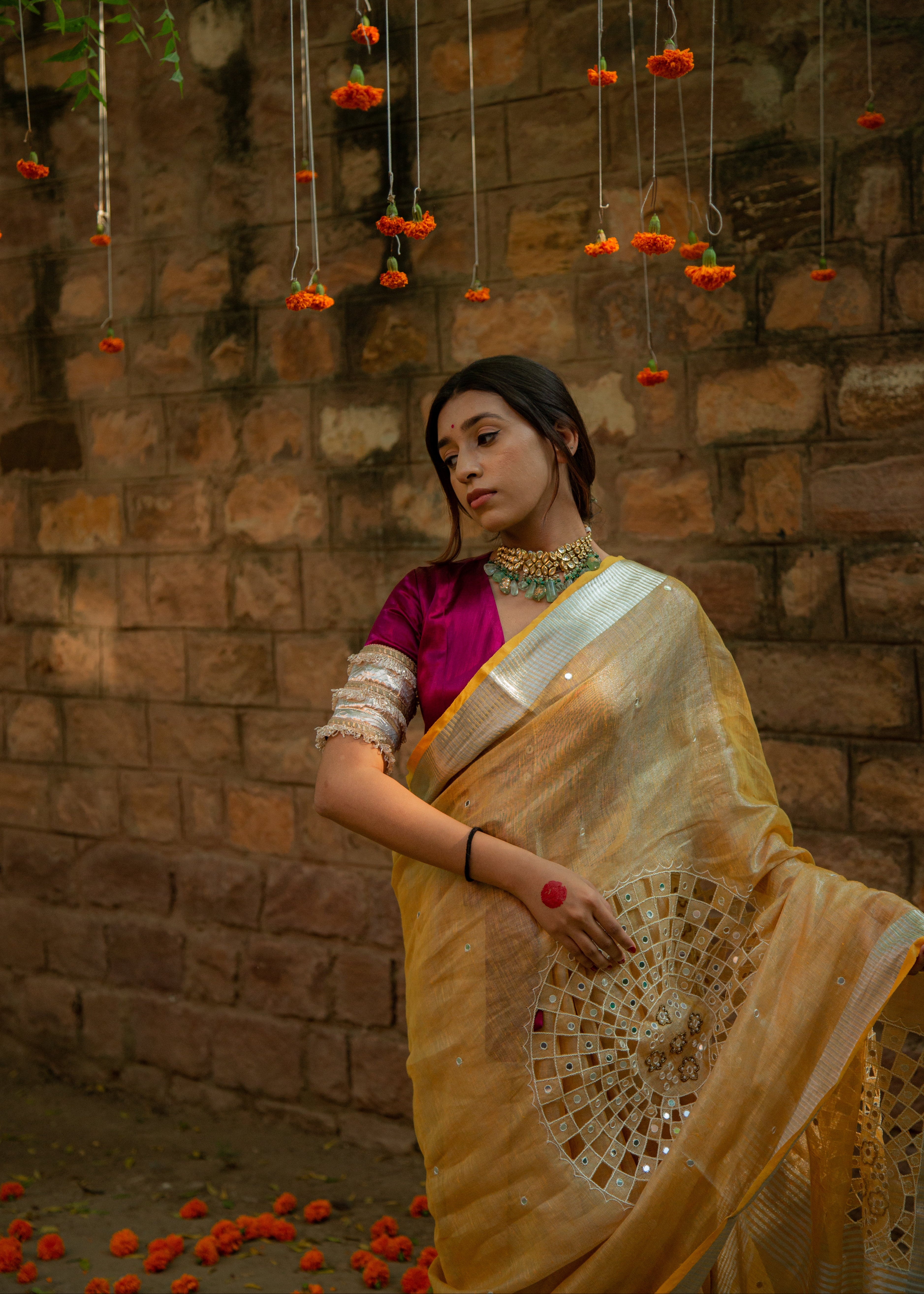 Inayat हल्दी