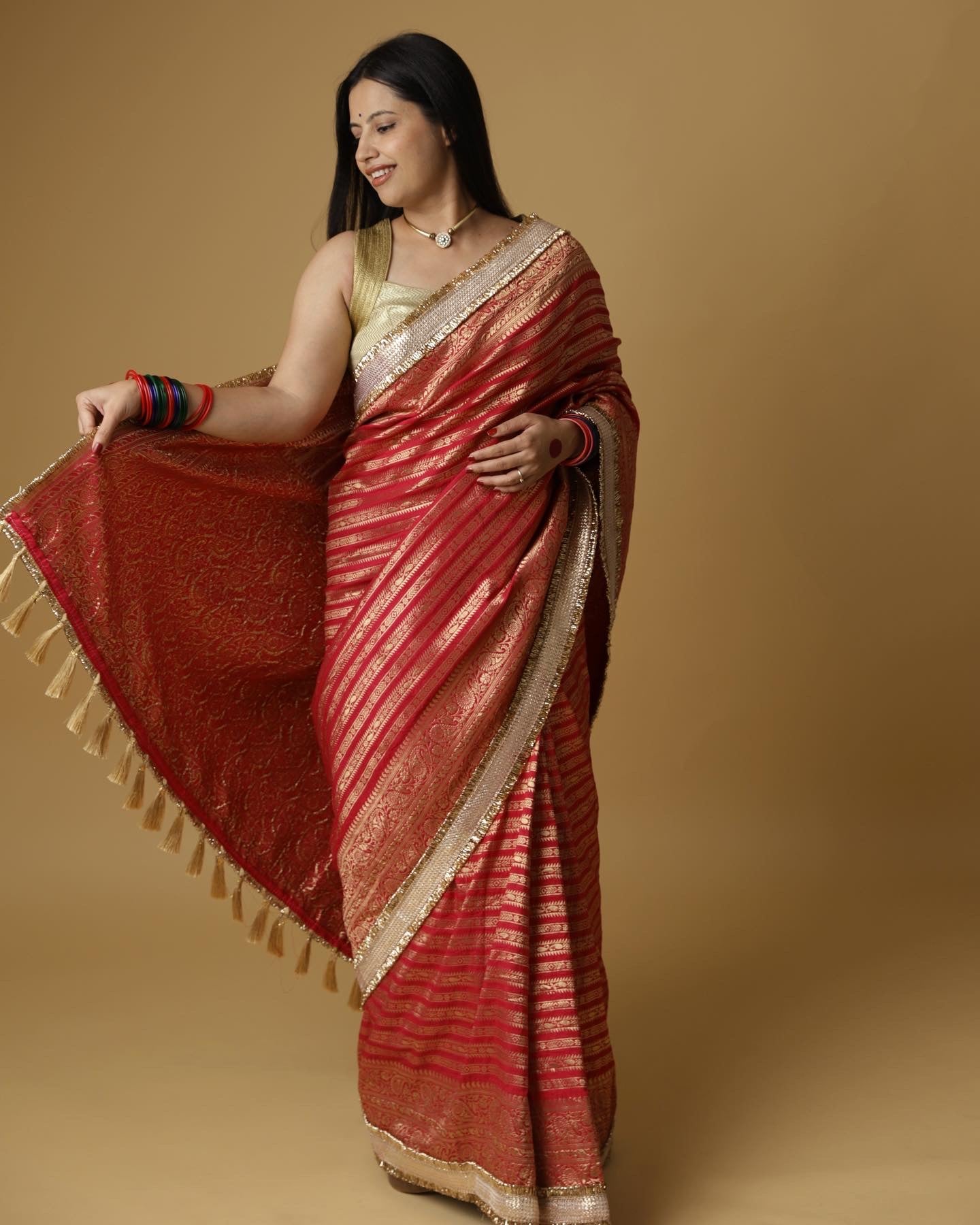 Aayat सिन्दूरी