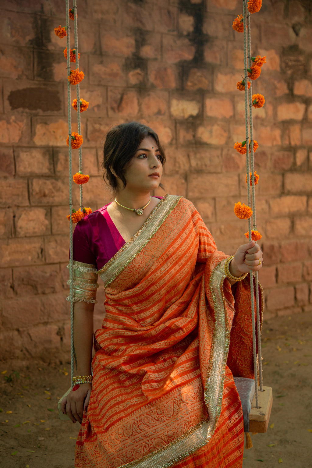 Aayat केसरी