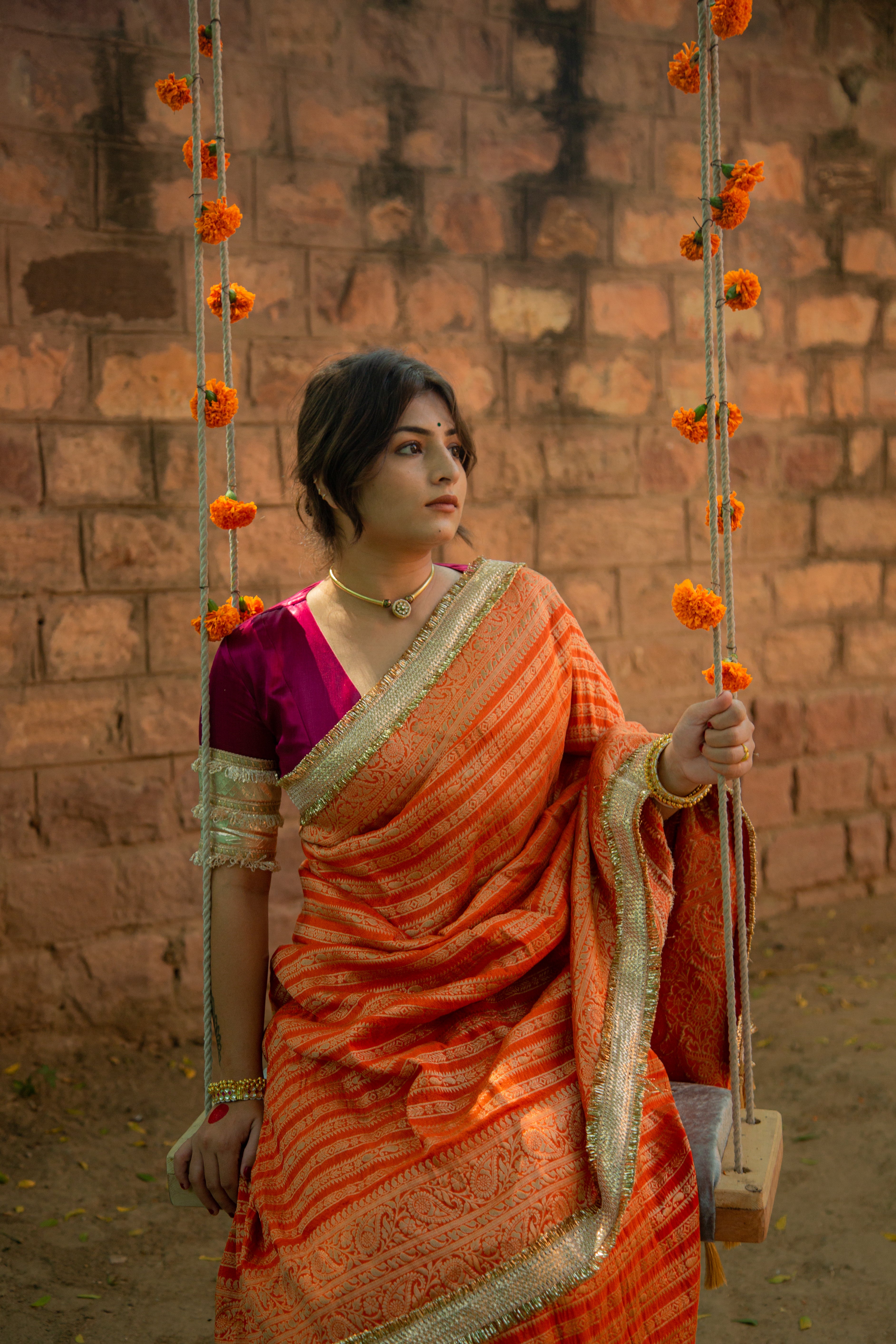 Aayat केसरी