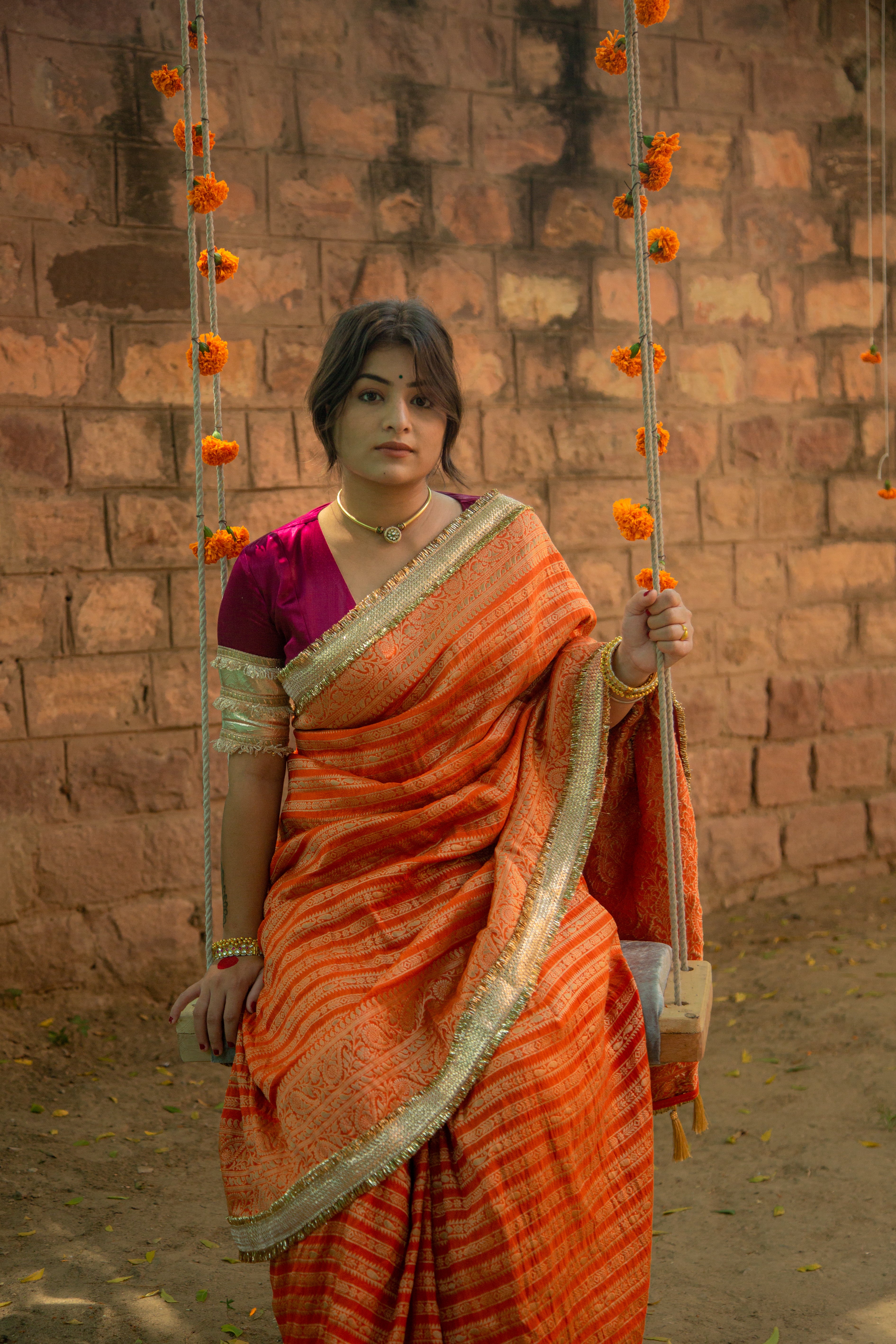 Aayat केसरी