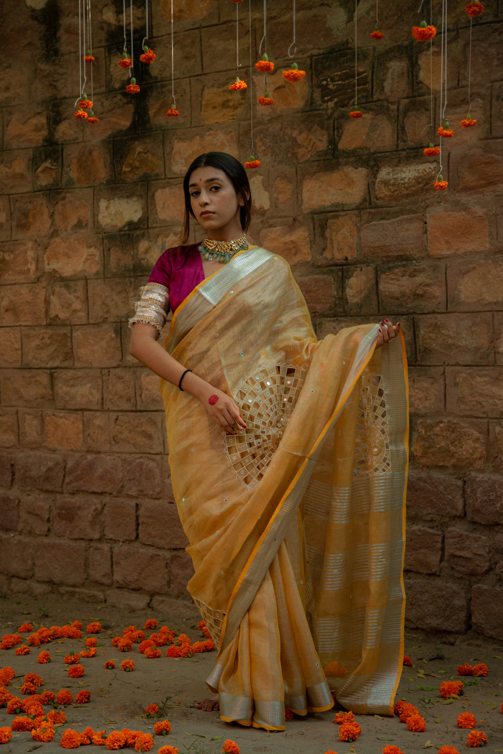 Inayat हल्दी