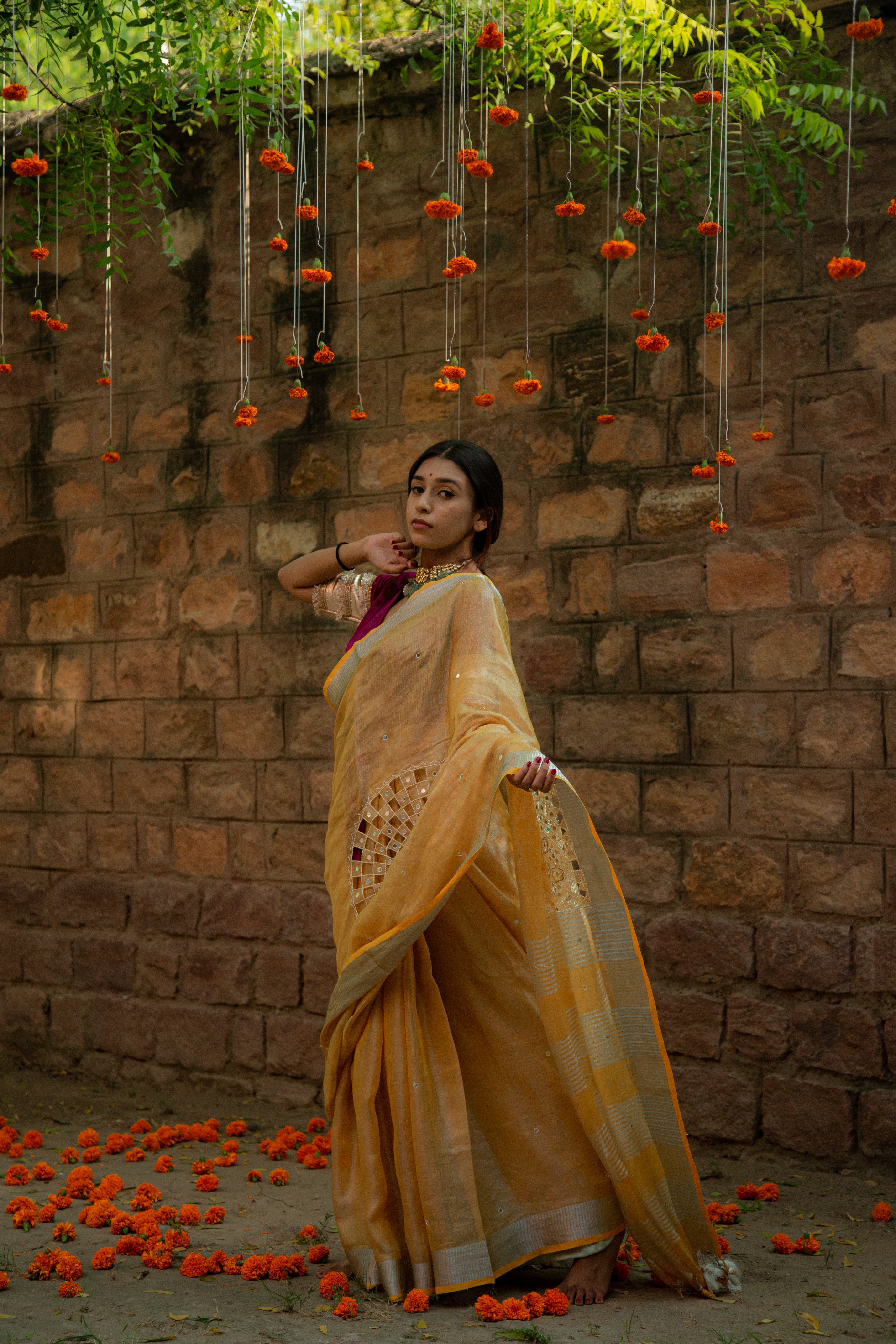 Inayat हल्दी