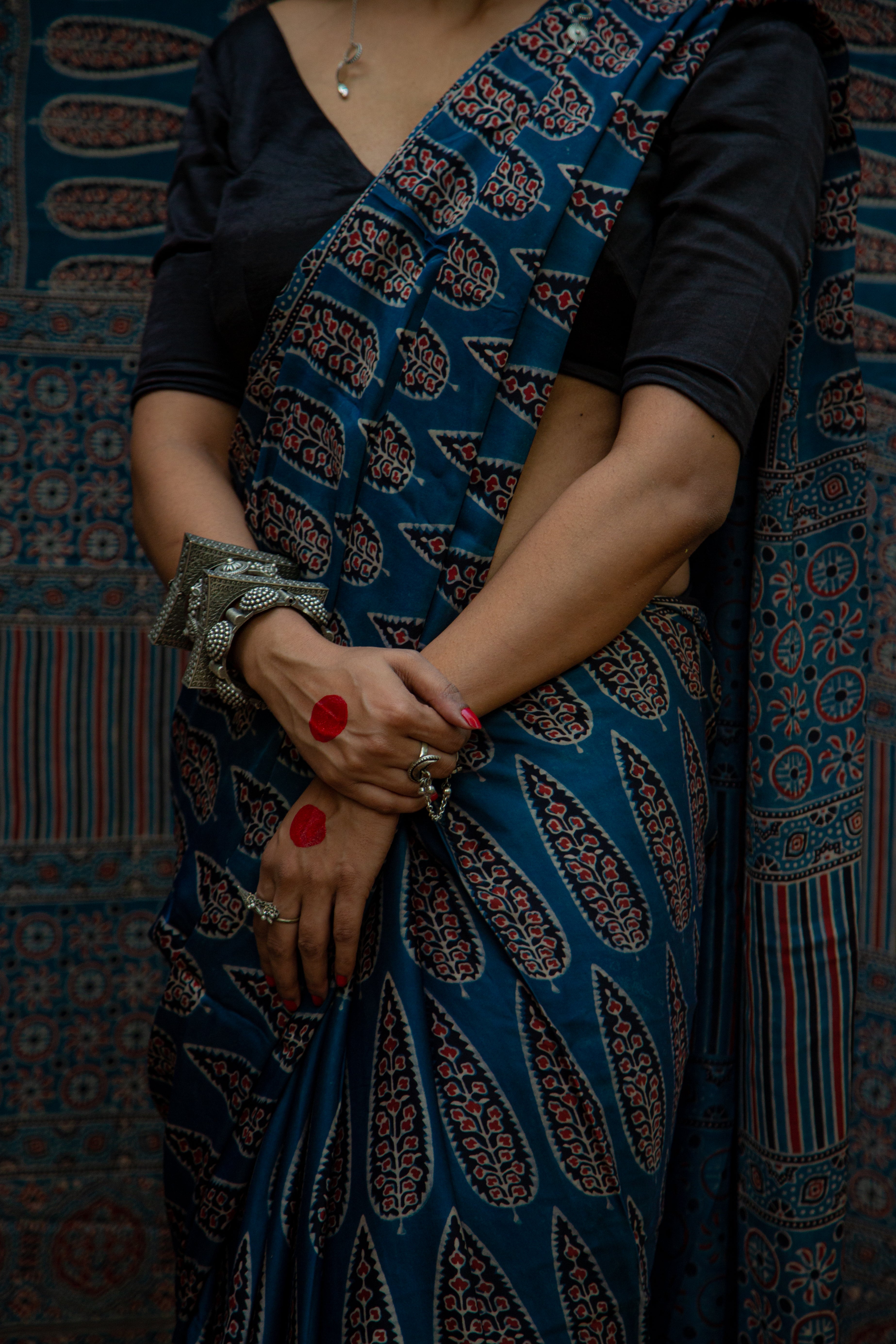 Nadia नील