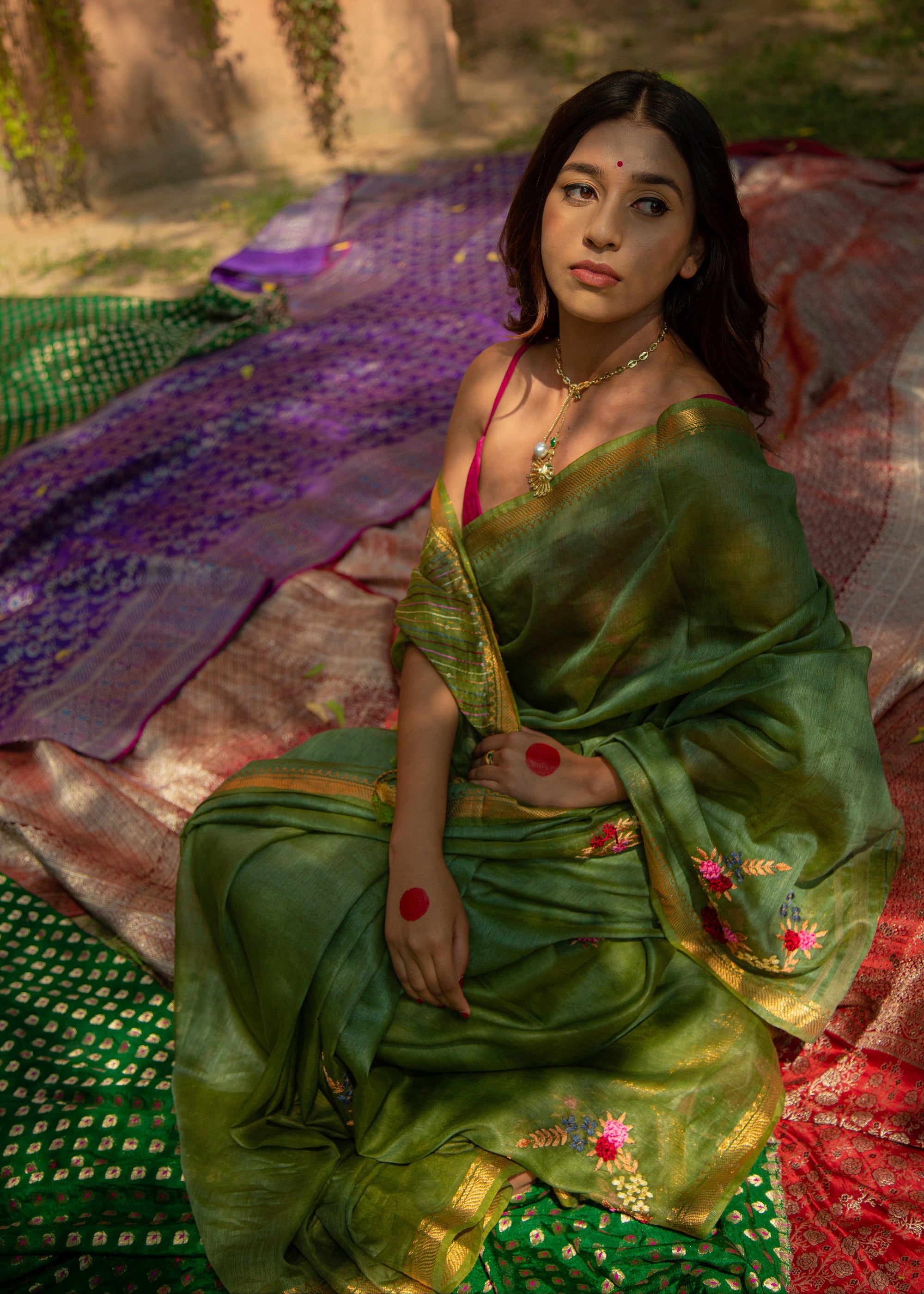Sunehri हरियाली