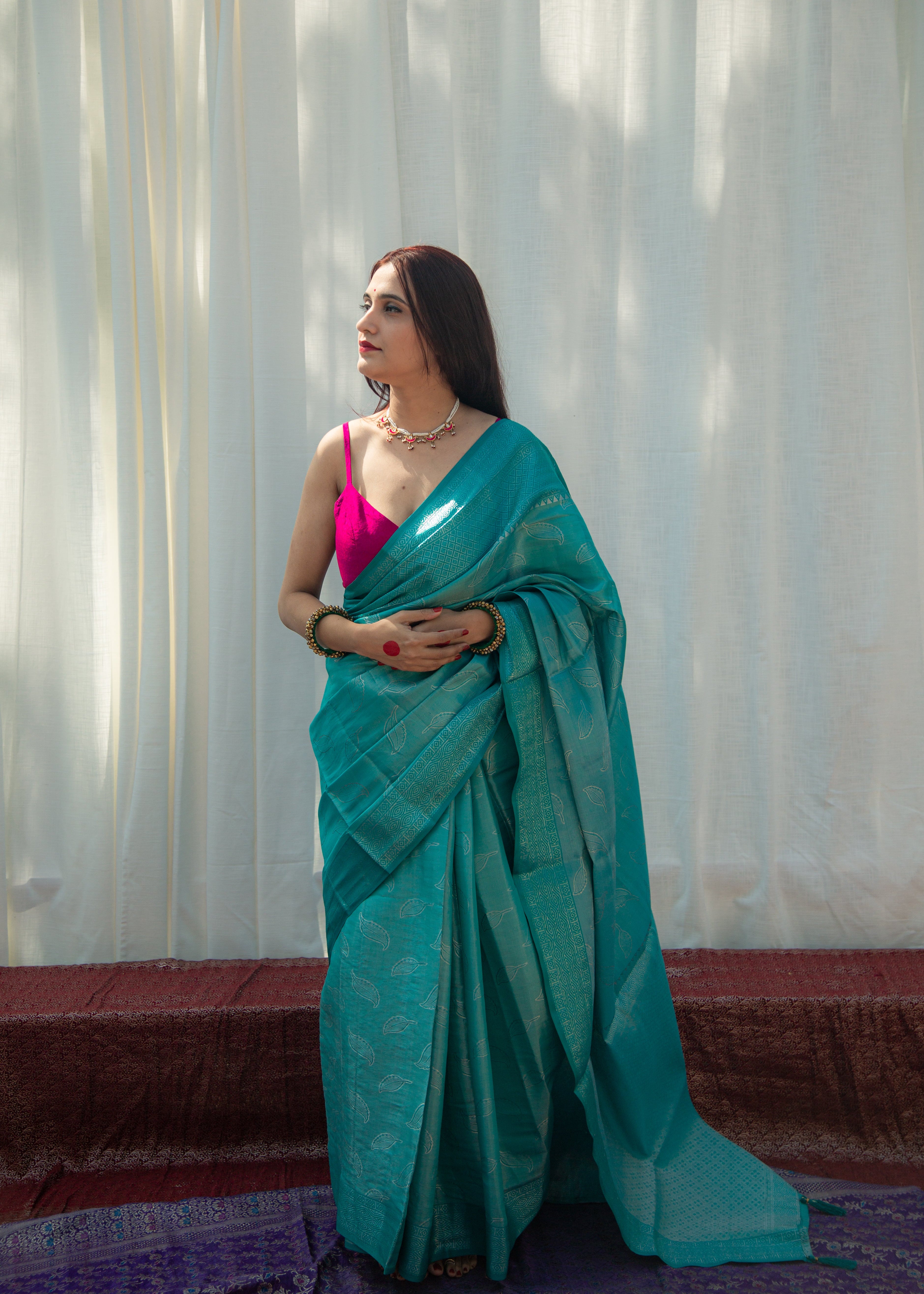 Lanvanya फ़िरोज़ी