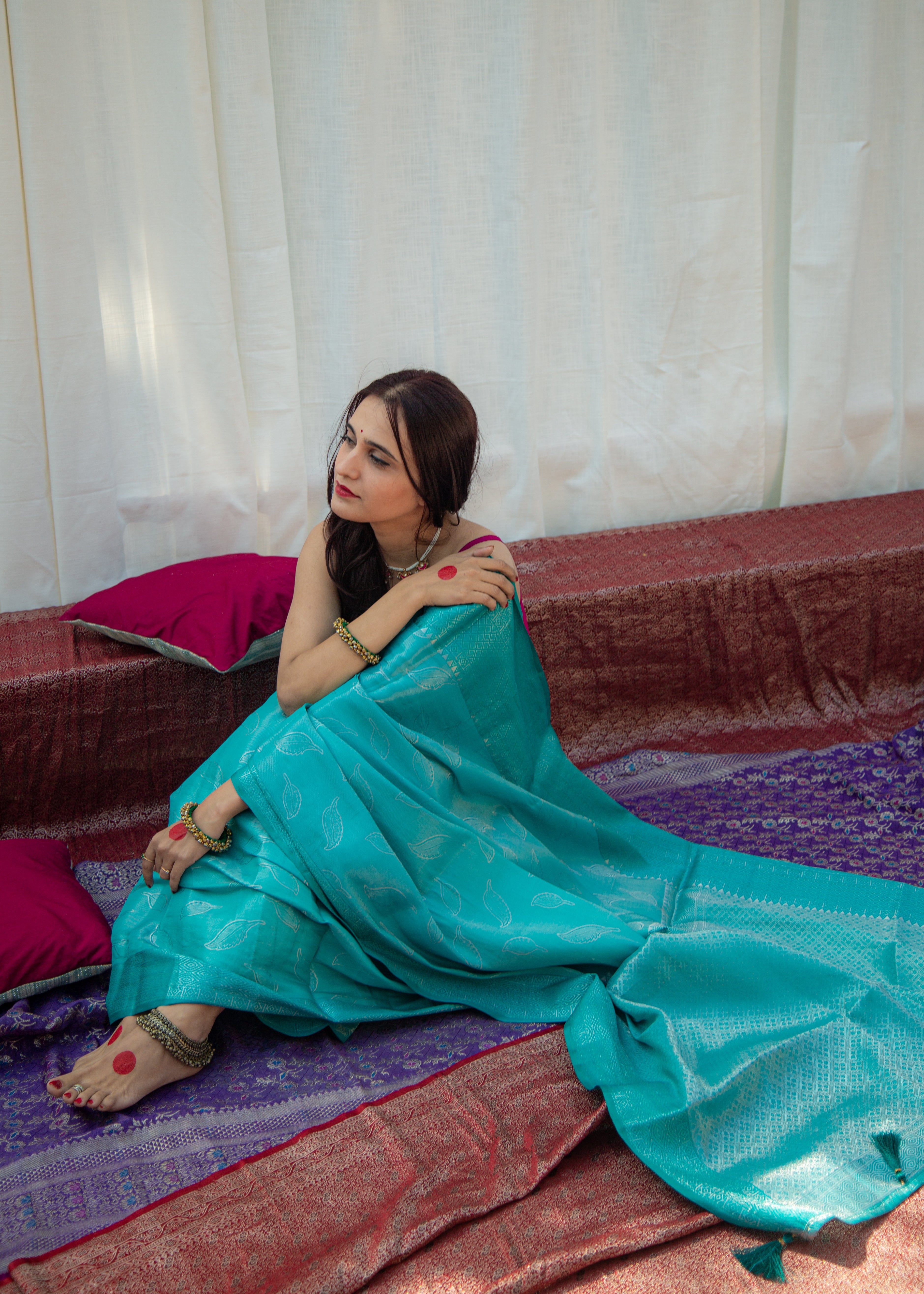 Lanvanya फ़िरोज़ी