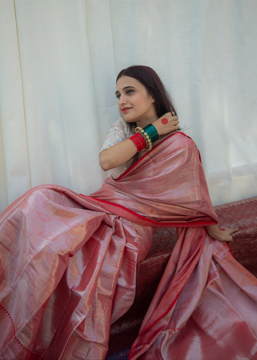 Lavanya सुर्ख